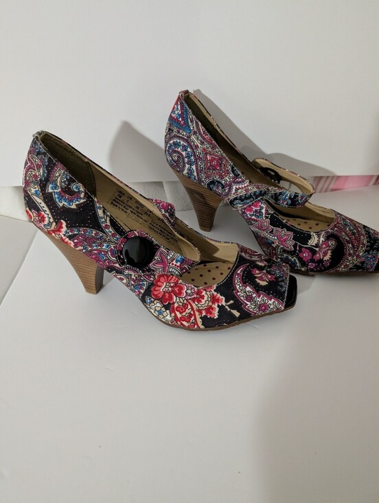 Hush Puppies Shoes - Women's Peep-Toe Hush Puppies - Floral Paisley Heels in Black and Pink